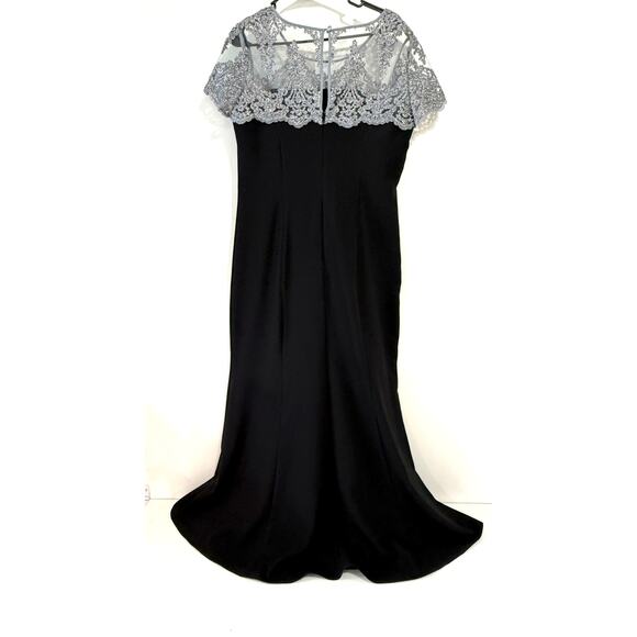 Elegant Black & Silver Lace Gown,Mother of the Bride | Full Formal Dress Size 14 - Picture 5 of 9